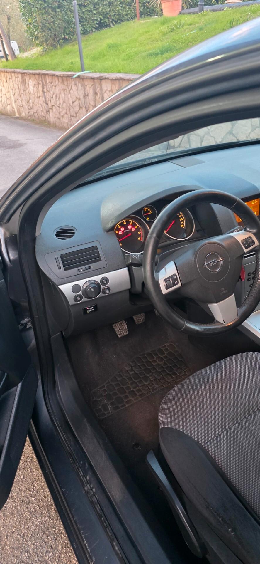 Opel Astra 1.4 16V GPL-TECH 5 porte Enjoy