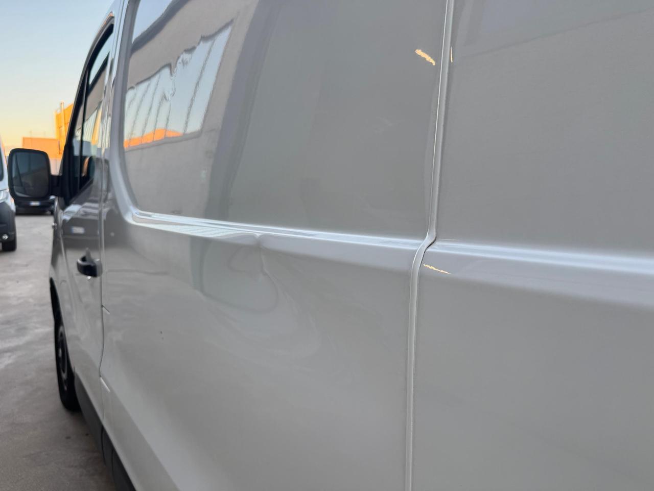 RENAULT Trafic trafic T27 2.0 dci 120cv L1H1 Ice AUTOCARRO
