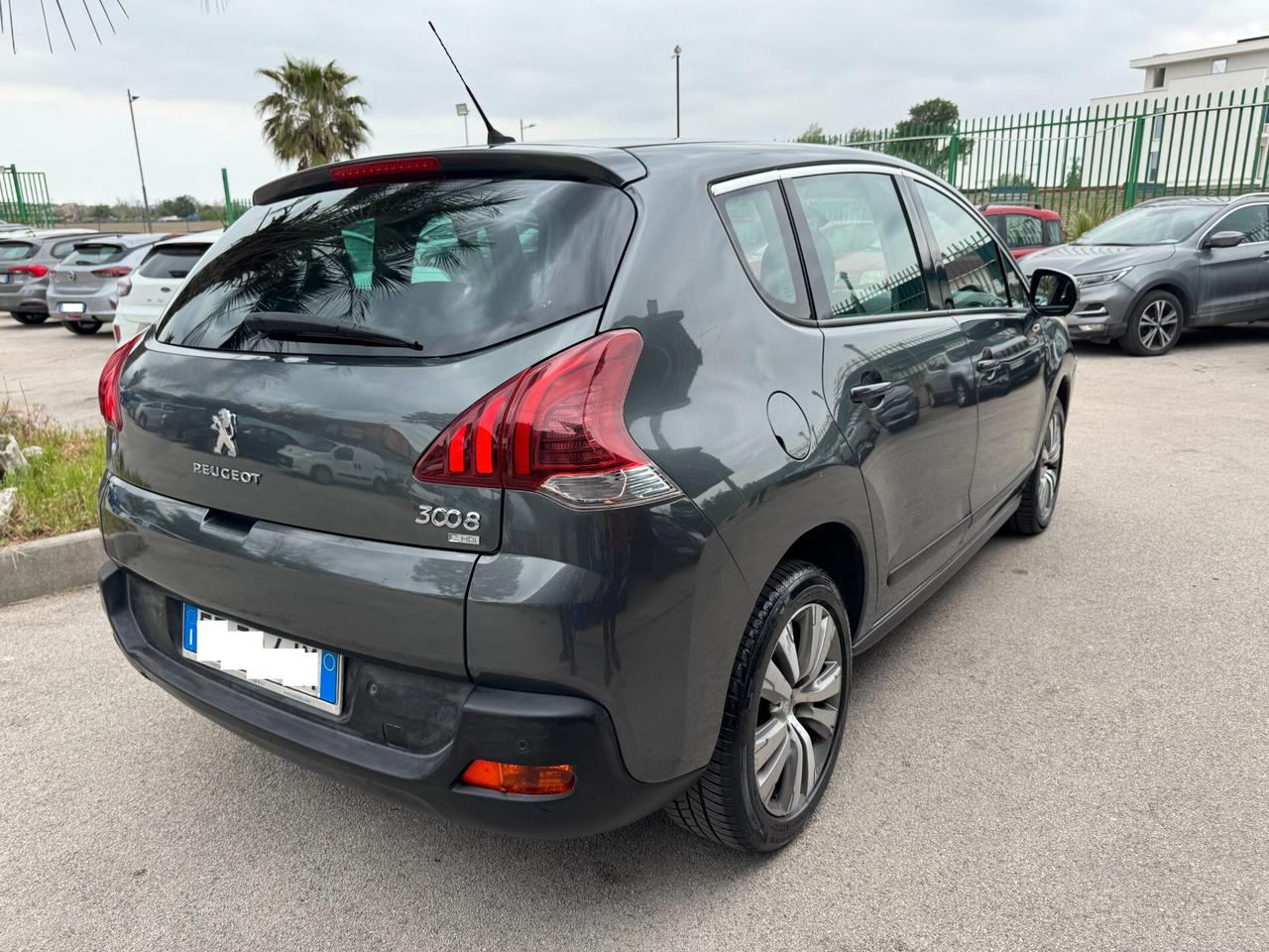 Peugeot 3008 1.6 HDi 115CV Access