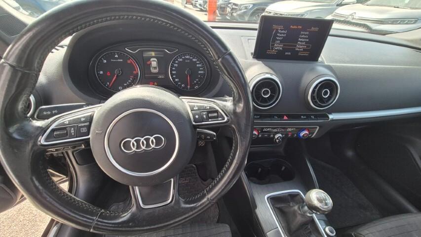 Audi A3 Sedan 1.6 TDI ultra Attraction (TETTO APRIBILE) - 2015