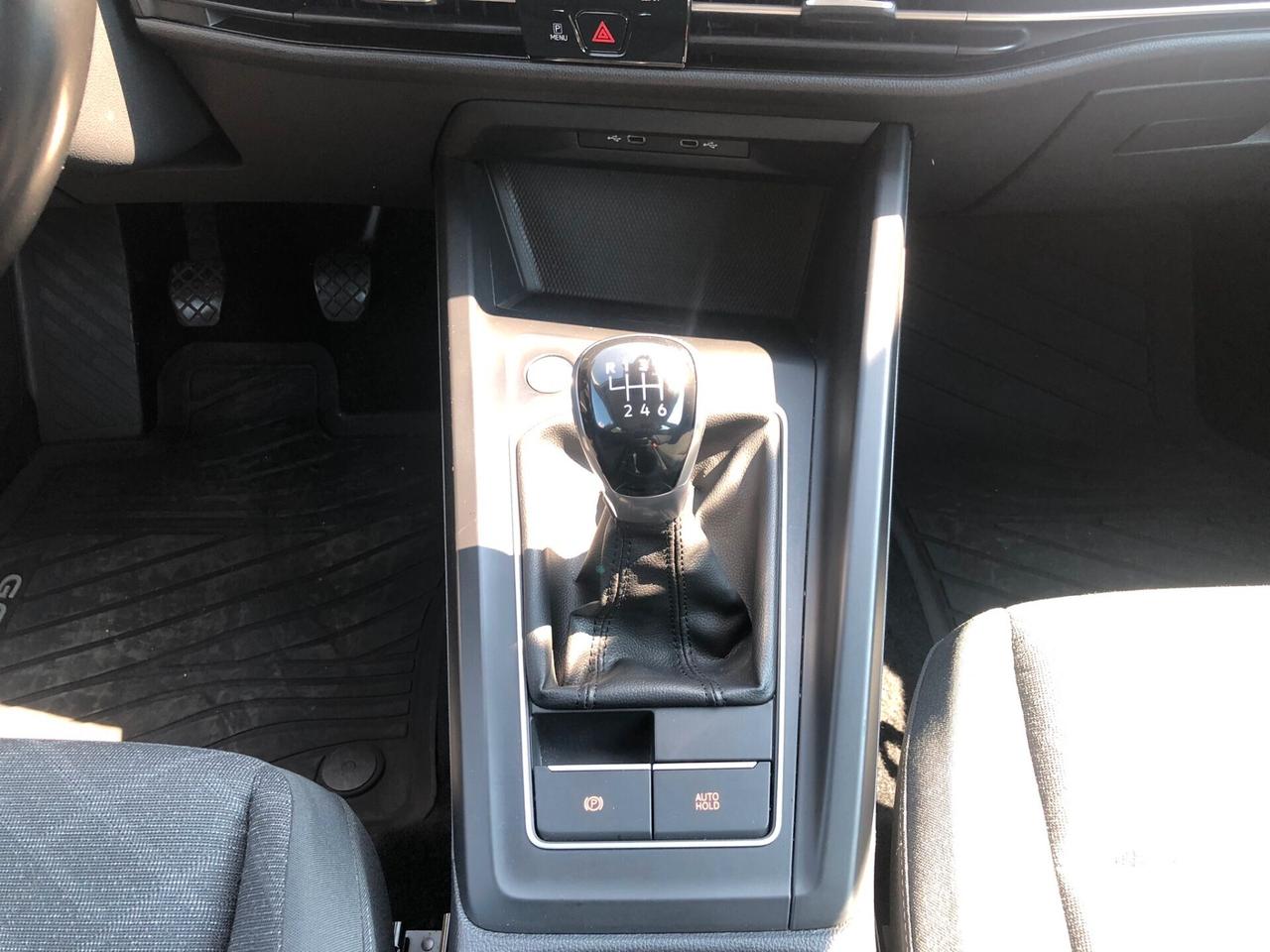 Volkswagen Golf 1.0 TSI EVO Life ADATTA A NEOPATENTATI