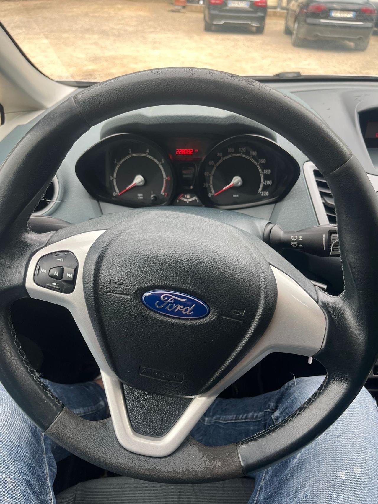 Ford Fiesta 1.2 Benzina - Neopatentati
