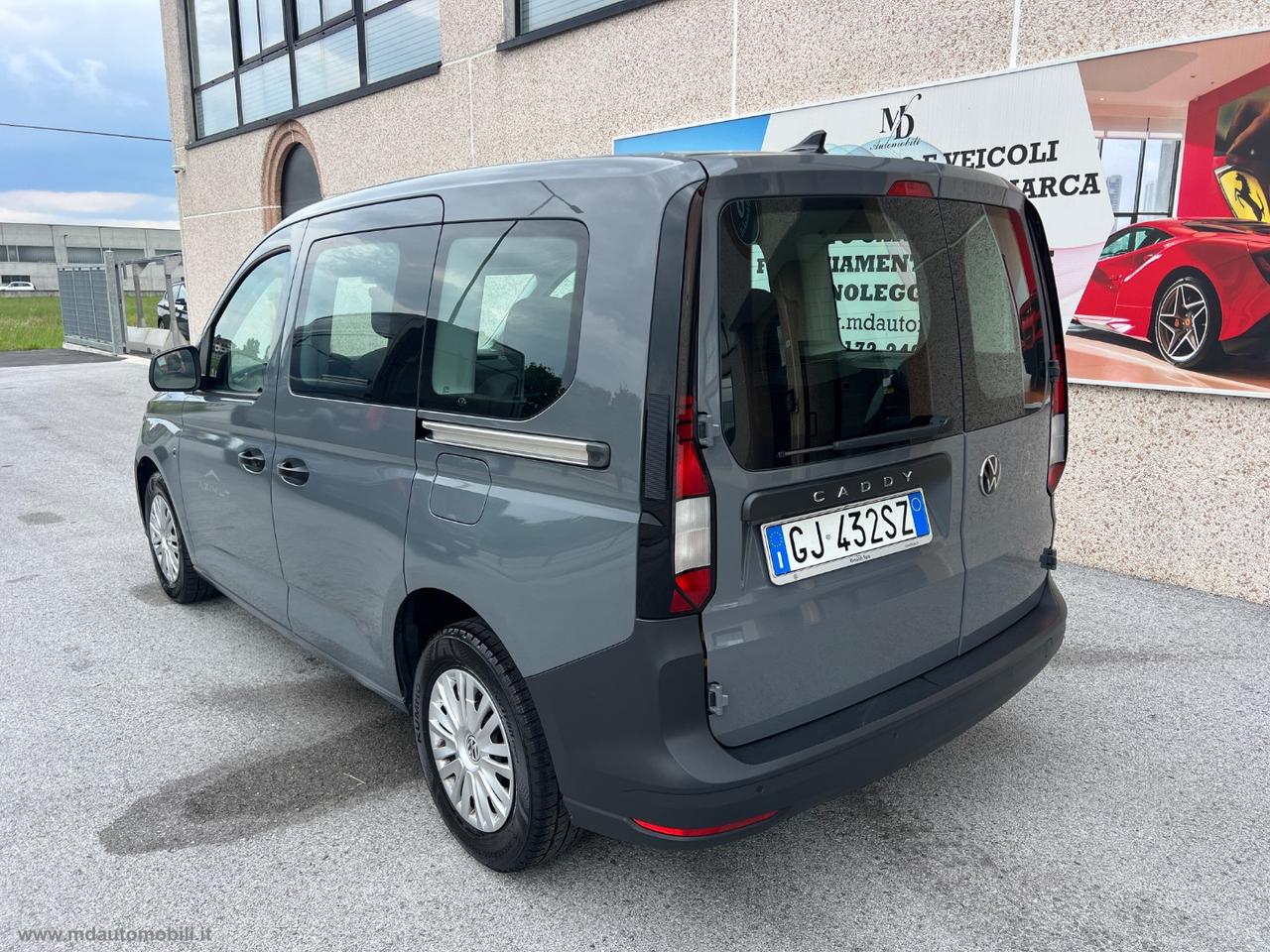 VOLKSWAGEN Caddy 2.0 TDI 102CV Life 5 POSTI AUTOVETTURA