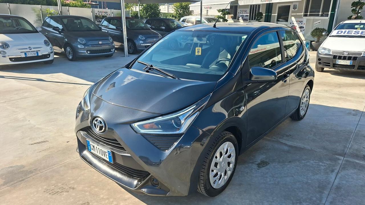 Toyota Aygo Connect 1.0 VVT-i 72 CV 5 porte 2021