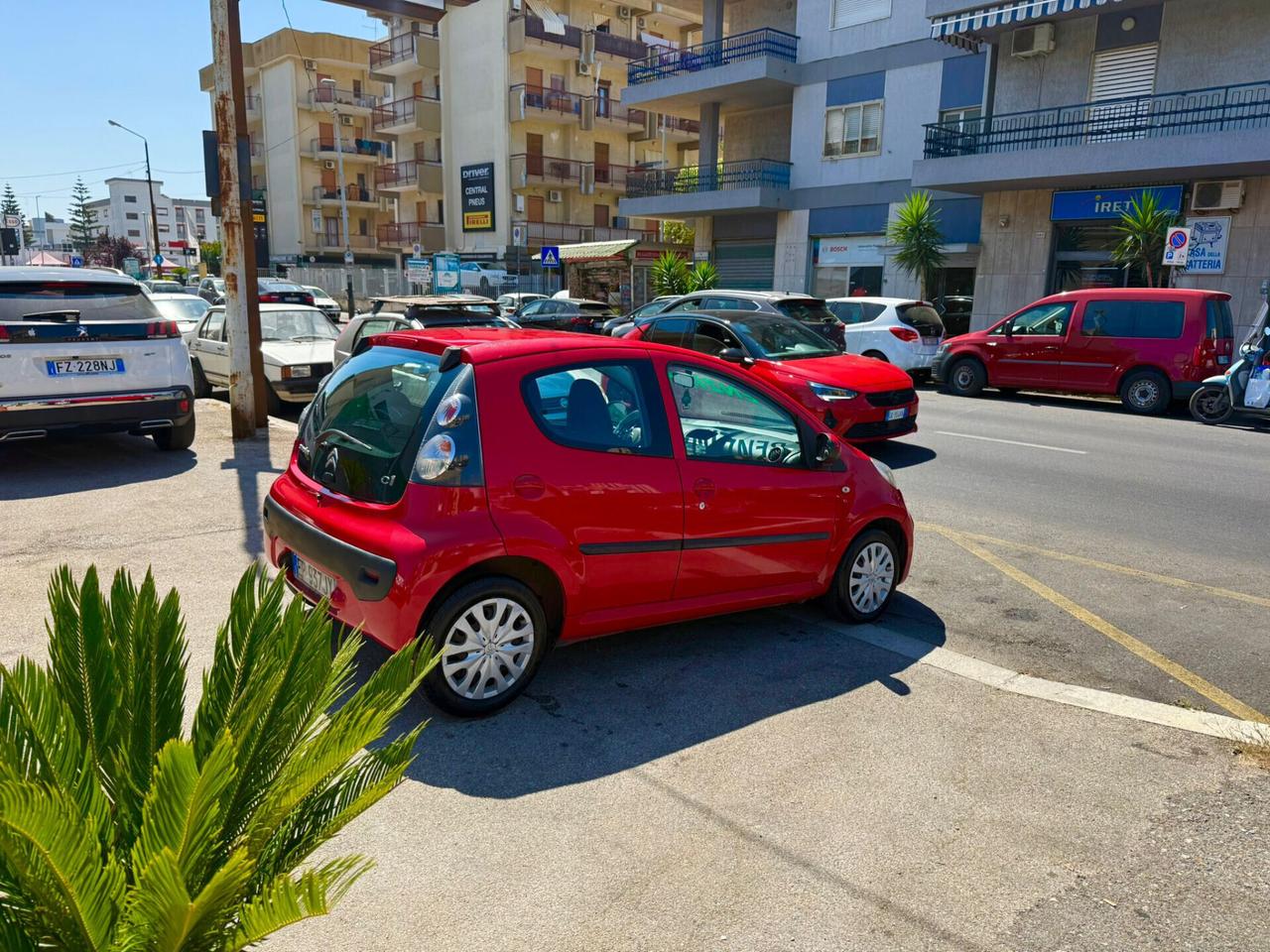 Citroen C1 1.0 5 porte Attraction - NEOPATENTATO - ANNO 02 / 2013