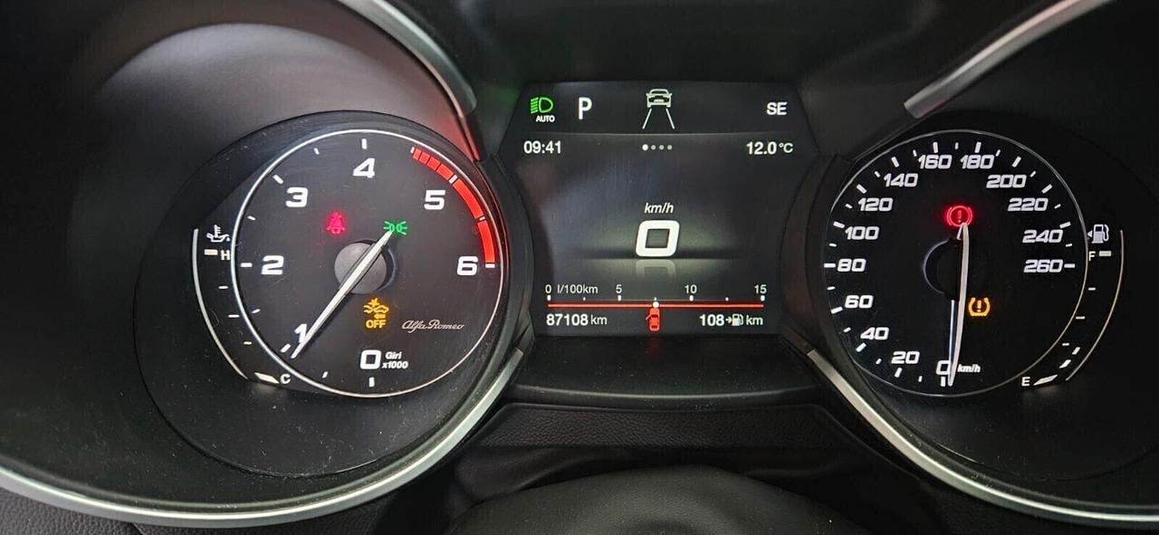 Alfa Romeo Stelvio 2.2 Turbodiesel 180 CV AT8 RWD Super