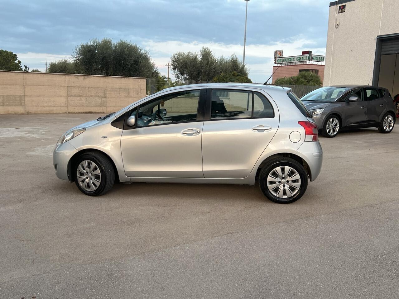 Toyota Yaris 1.4 D TAGLIANDATA GUIDA NEPATENT.