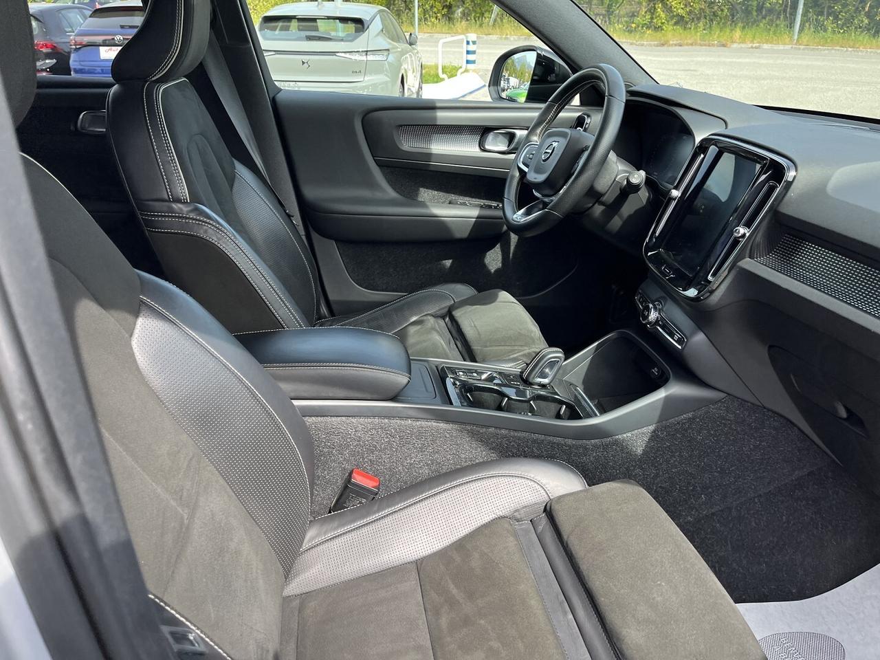 VOLVO XC 40 D4 AWD 2000 D 190CV R.LINE