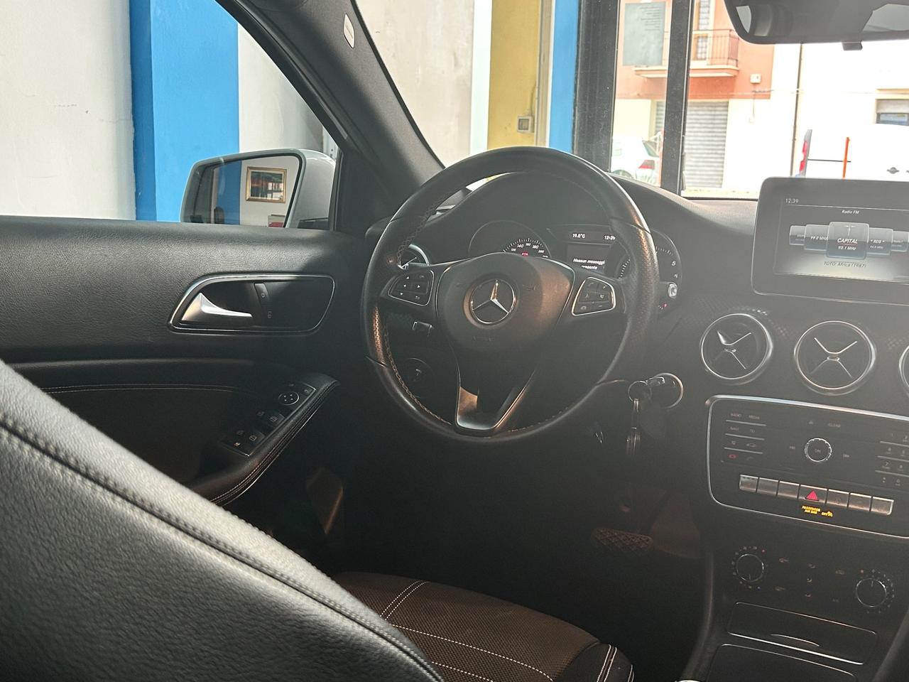 Mercedes-benz A 180 A 180 d Automatic Premium Dark Night Edition