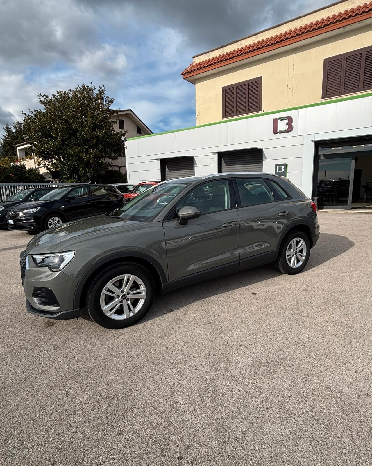 Audi Q3 35 TDI S tronic Business