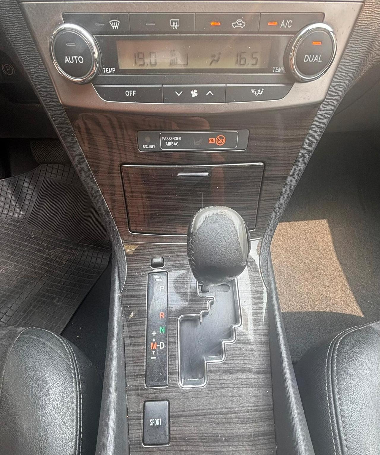 Toyota Avensis 2.2 D-Cat aut. Wagon Style Safety