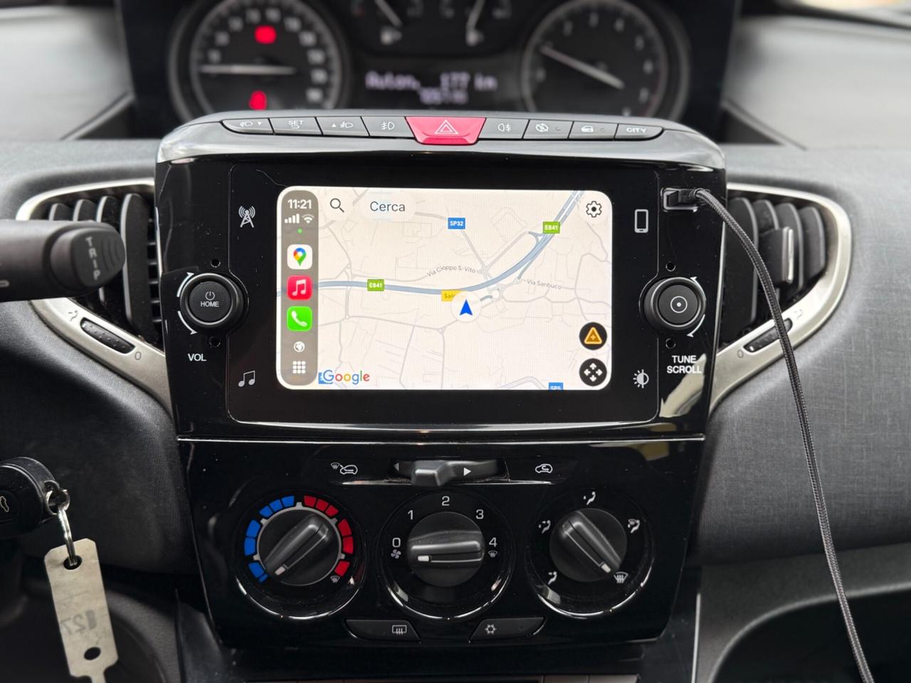 Lancia Ypsilon 1.0 FireFly S&S Hybrid Ecochic Gold