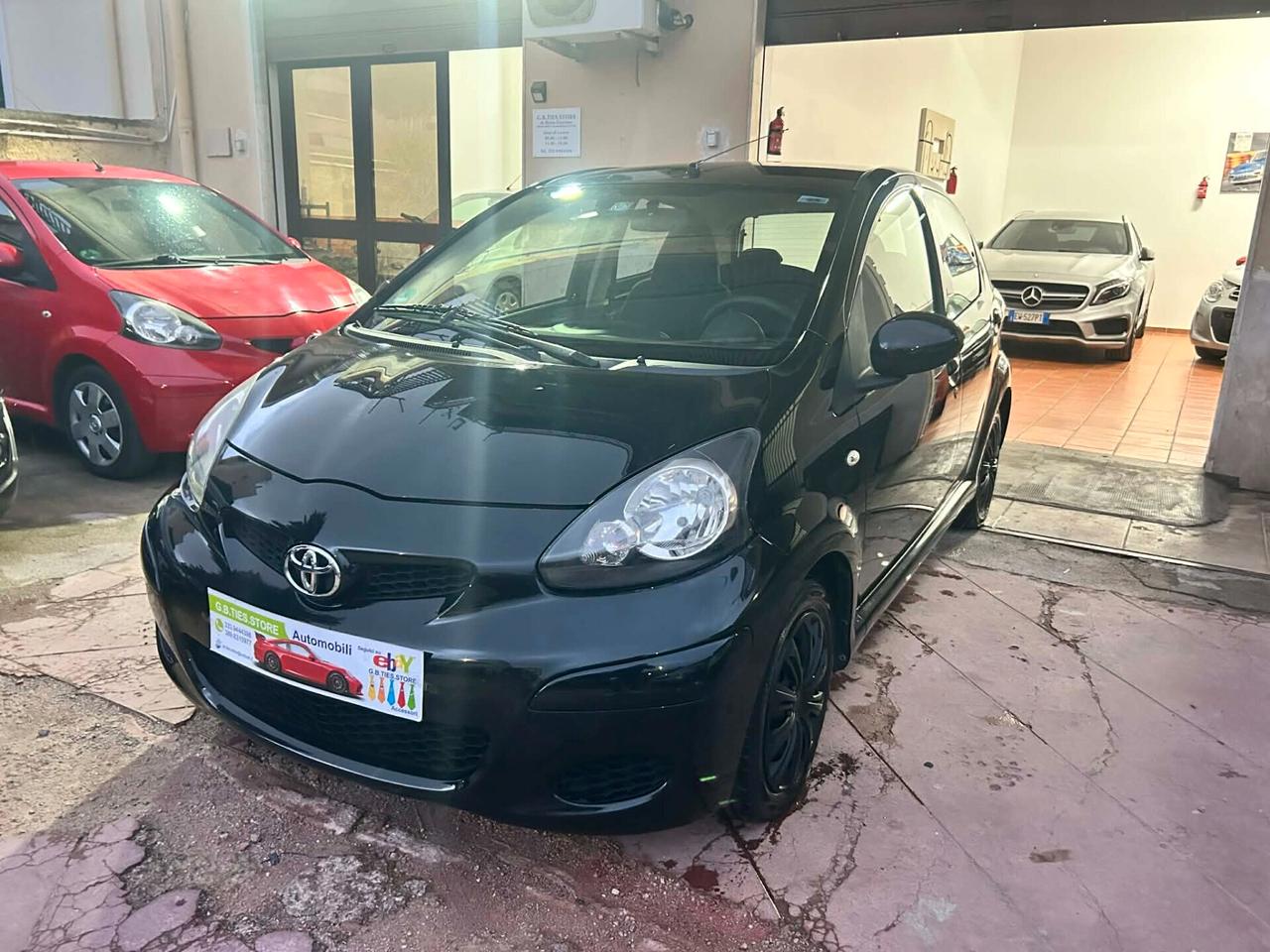 TOYOTA AYGO 1.0 68CV 2012 EURO 5 TOTAL BLACK