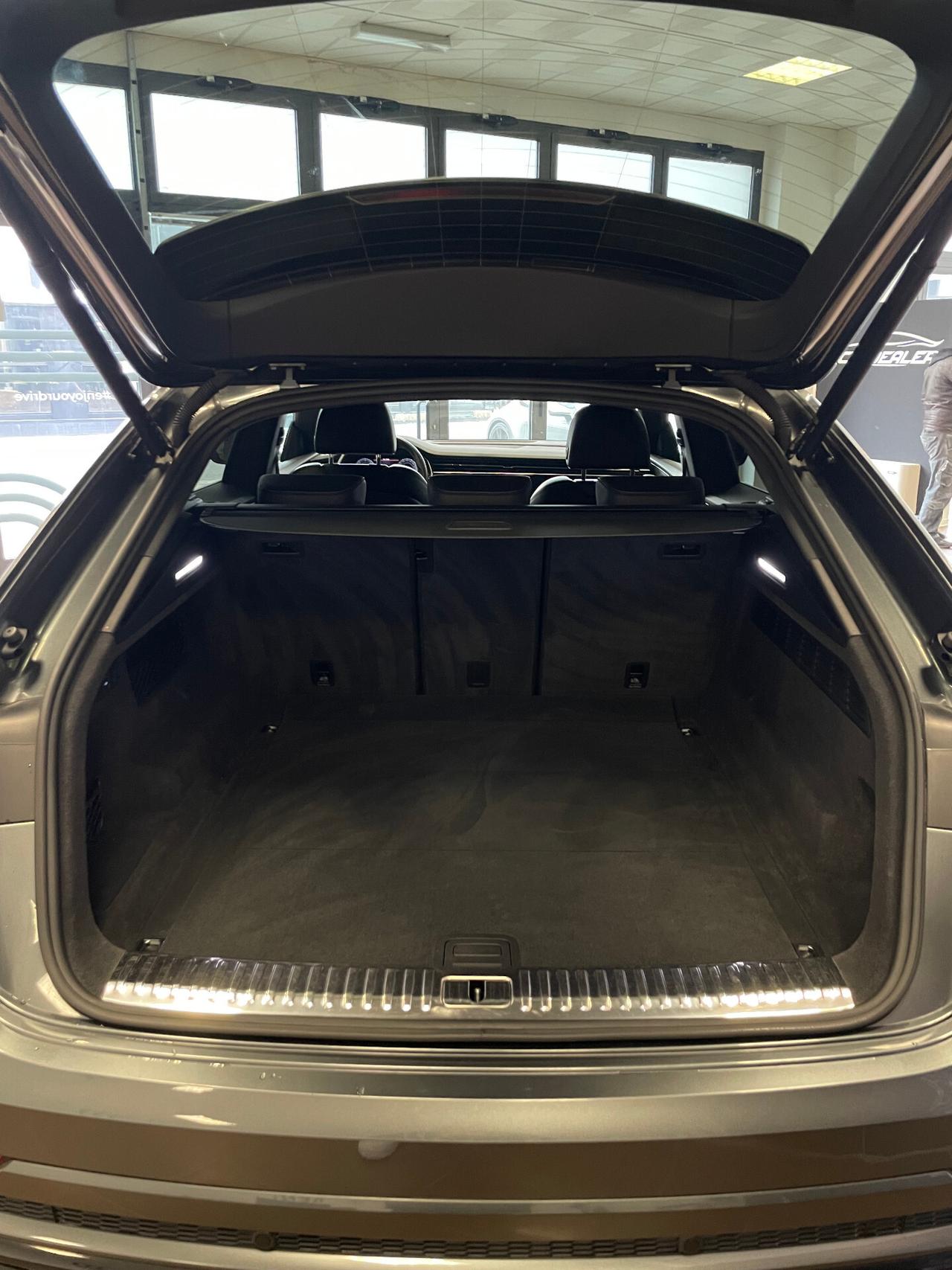 Audi Q8 50 TDI 286 CV quattro tiptronic Sport