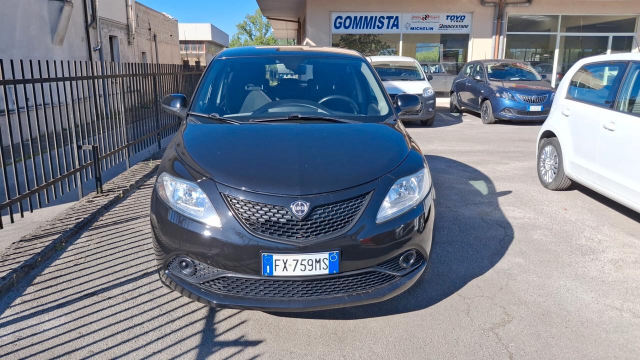 Lancia Ypsilon 1.2 69 CV 5 porte Gold