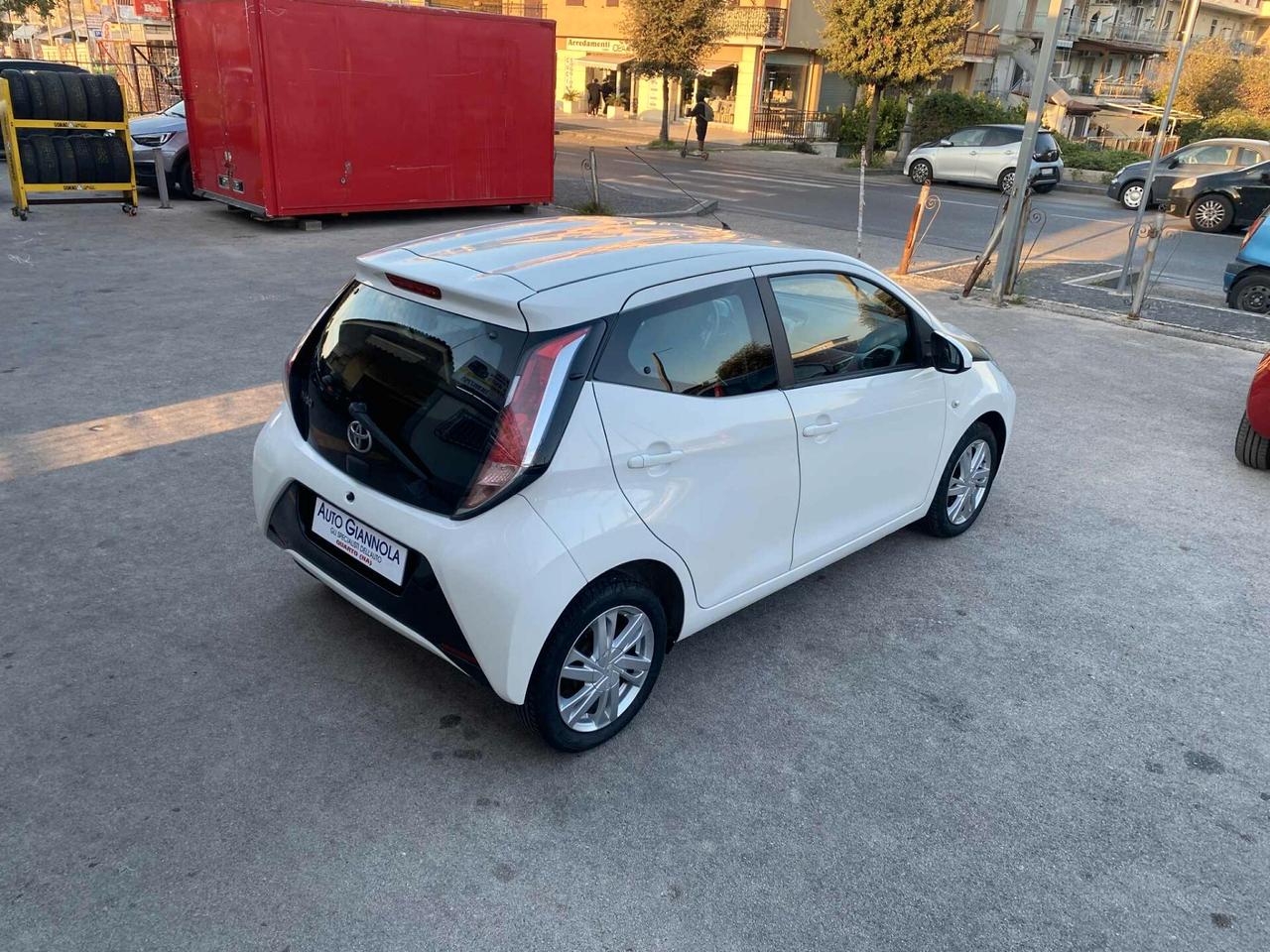 Toyota Aygo 1.0 VVT-i 69 CV 5 p. x-wave Come Nuova