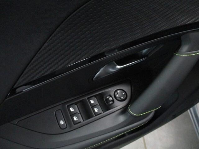 Peugeot 2008 Hybrid 145 e-DCS6 GT