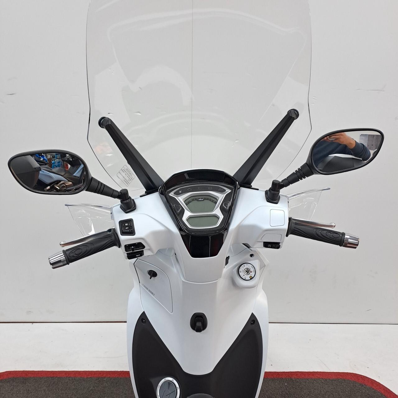 Kymco People S 200 SOLO 77 euro/MESE