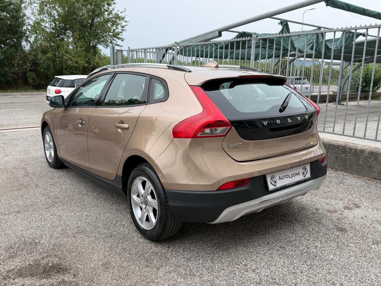 Volvo V40 Cross Country D2 1.6d Momentum