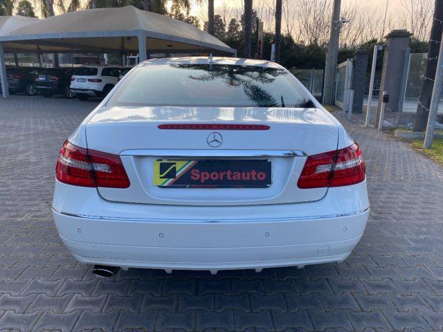 MERCEDES-BENZ E 220 CDI Coupé BlueEFFICIENCY Avantgarde