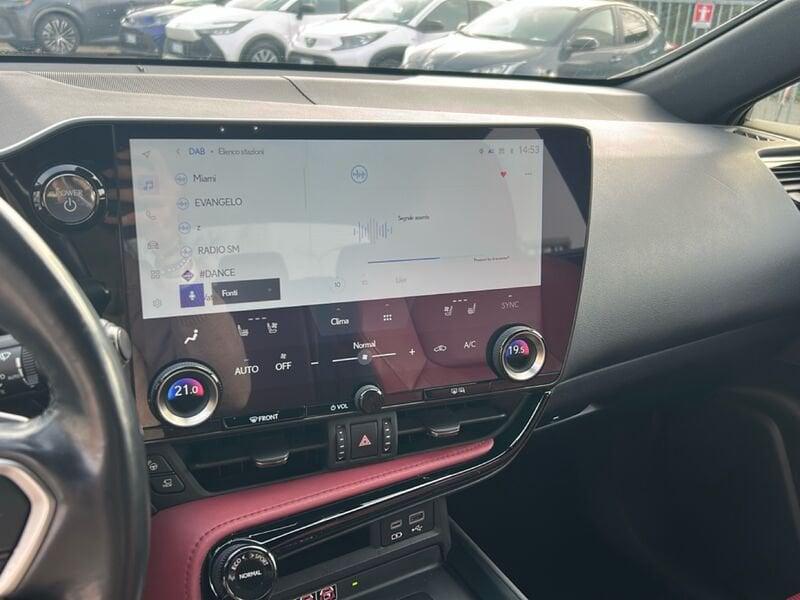 Lexus NX Hybrid Luxury 4WD