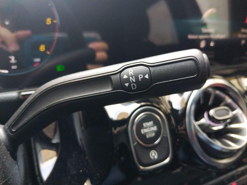 Mercedes-Benz GLA 180 D PREMIUM AUTO