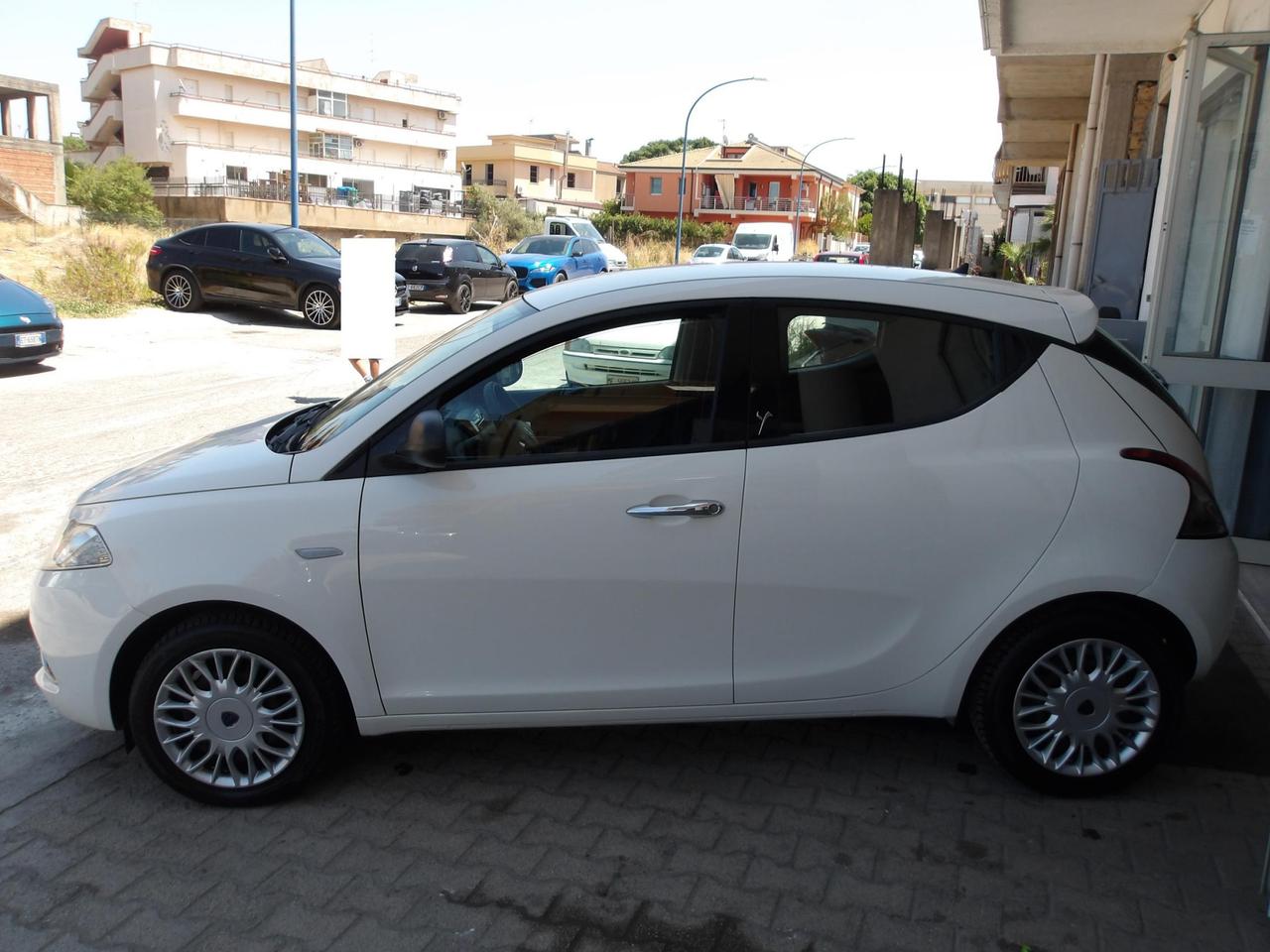 LANCIA YPSILON 1.2 5p Silver 69cv