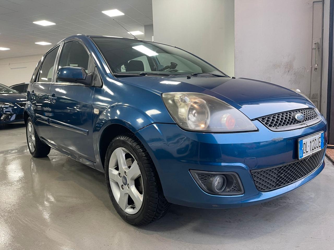 Ford Fiesta 1.4 16V 5p. Ghia