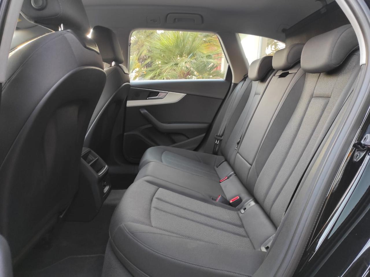 Audi A4 Avant 30 TDI/136 CV S tronic