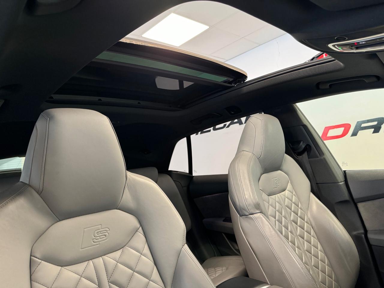 Audi Q8 55 TFSI e quattro tiptronic Sport S LINE