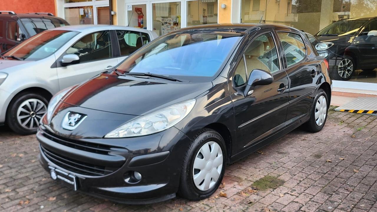 Peugeot 207 1.4 88CV 5p. XT