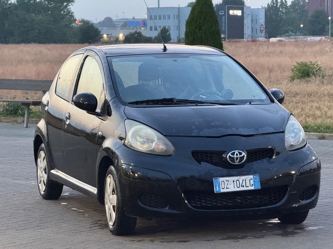Toyota Aygo 1.0 12V VVT-i 5 porte Sol