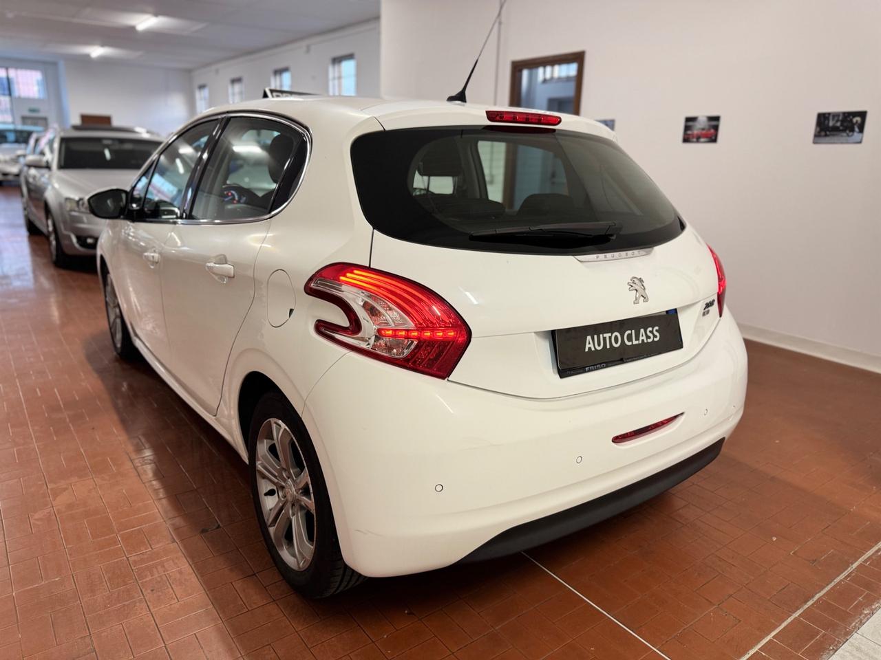 Peugeot 208 1.6 e-HDi 92 CV Stop&Start 5 porte Allure