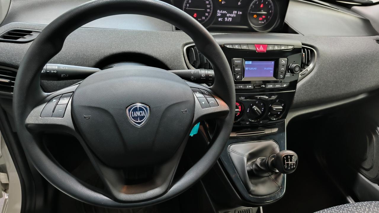 Lancia Ypsilon 1.0 FireFly 5 porte S&S Hybrid Ecochic Silver