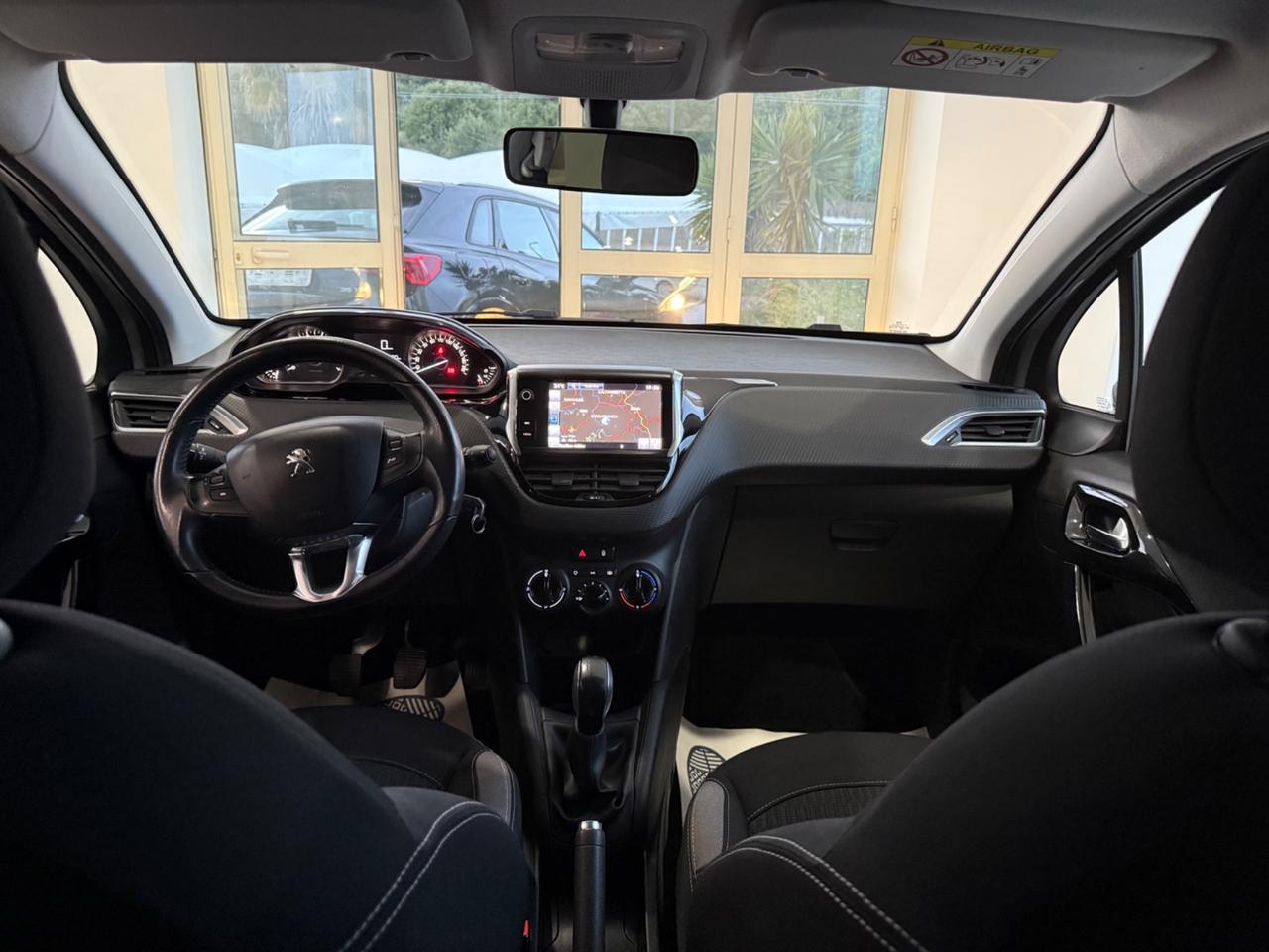 Peugeot 208 1.2 VTI 82 5P Allure STYLE+NAVI/LED2017