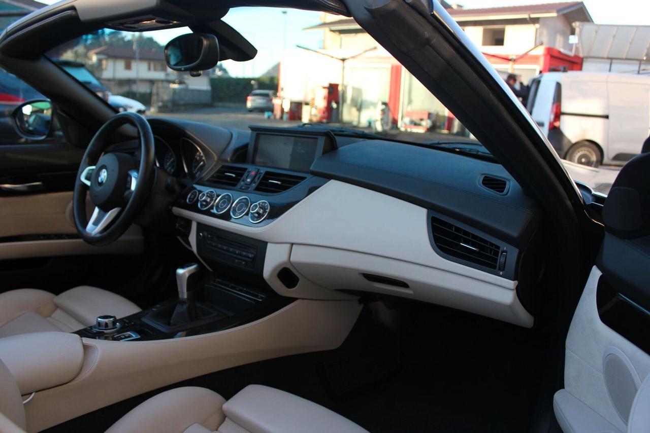 Bmw Z4 sDrive23i 205CV FARI XENON NAVY PROFESSIONAL SEDILI RISCALDABILI