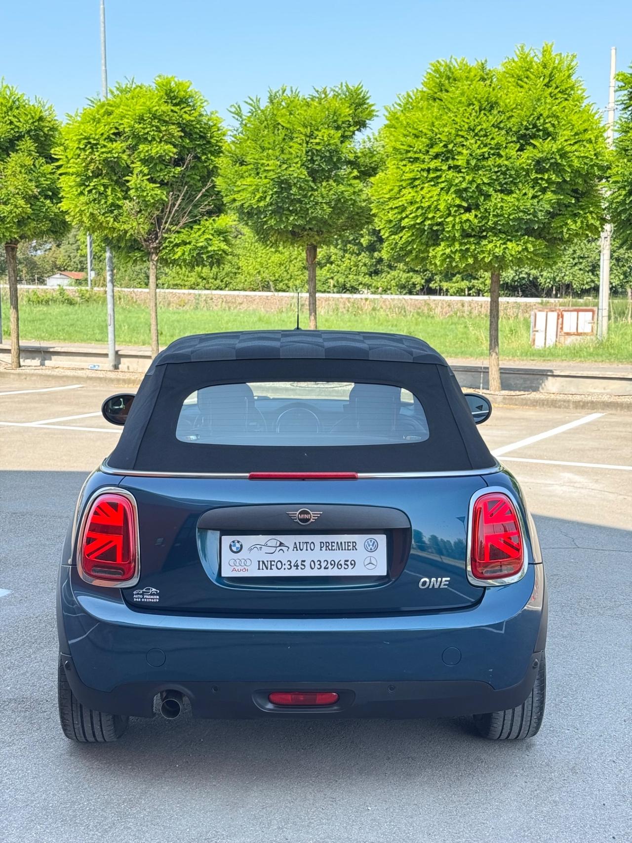 Mini 1.5 benzina One Cabrio si neopatentati