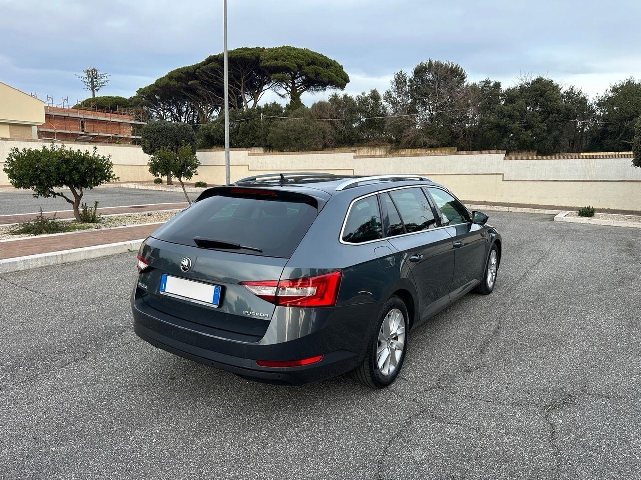 Skoda Superb 1.6 Diesel 120 CV In Perfette Condizioni