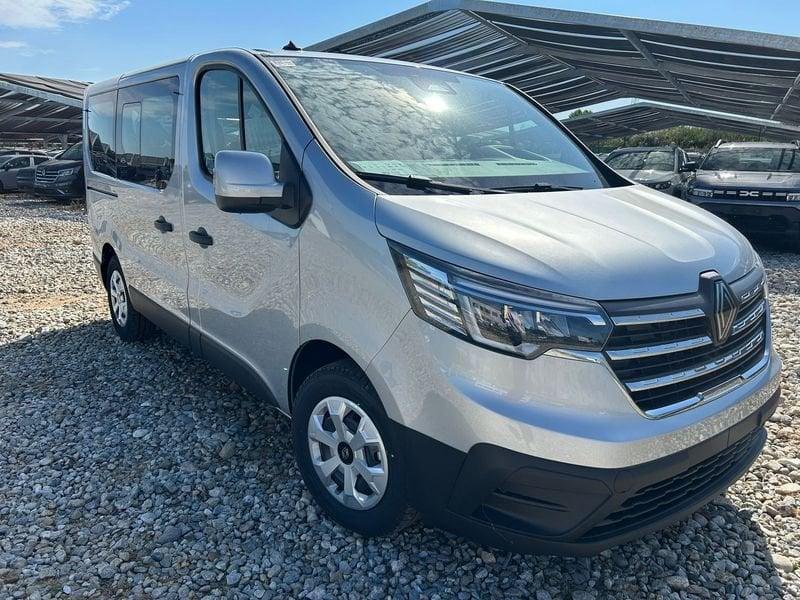 Renault Trafic passenger 2.0 Blue dci 150cv L1H1 Authentic