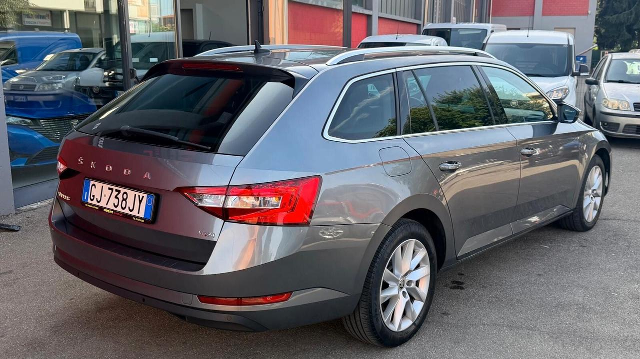 Skoda Superb 2.0 TDI EVO 200 CV SCR DSG Wagon 4x4 Laurin&Klement