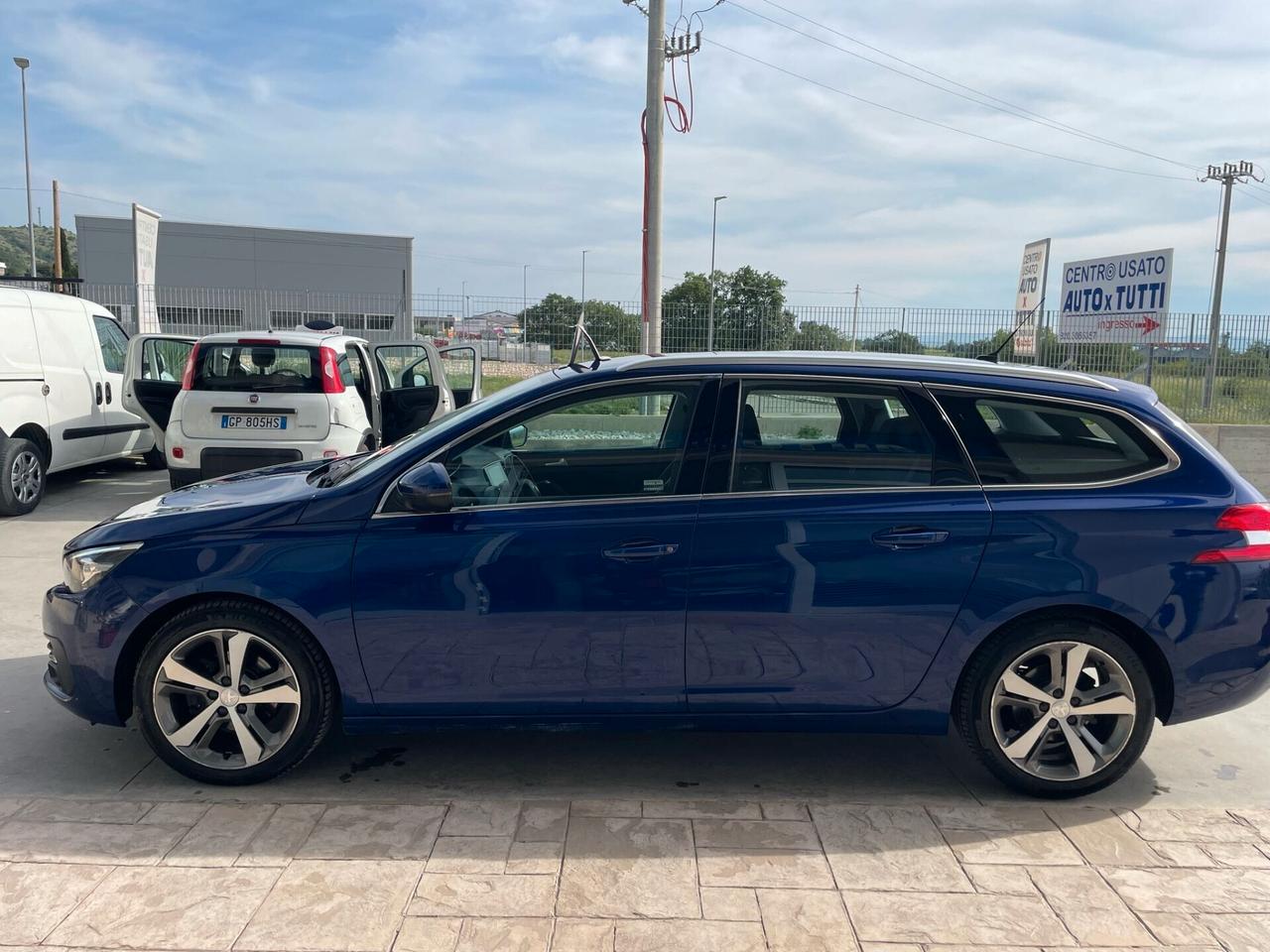 Peugeot 308 BlueHDi 130 S&S EAT8 SW Allure