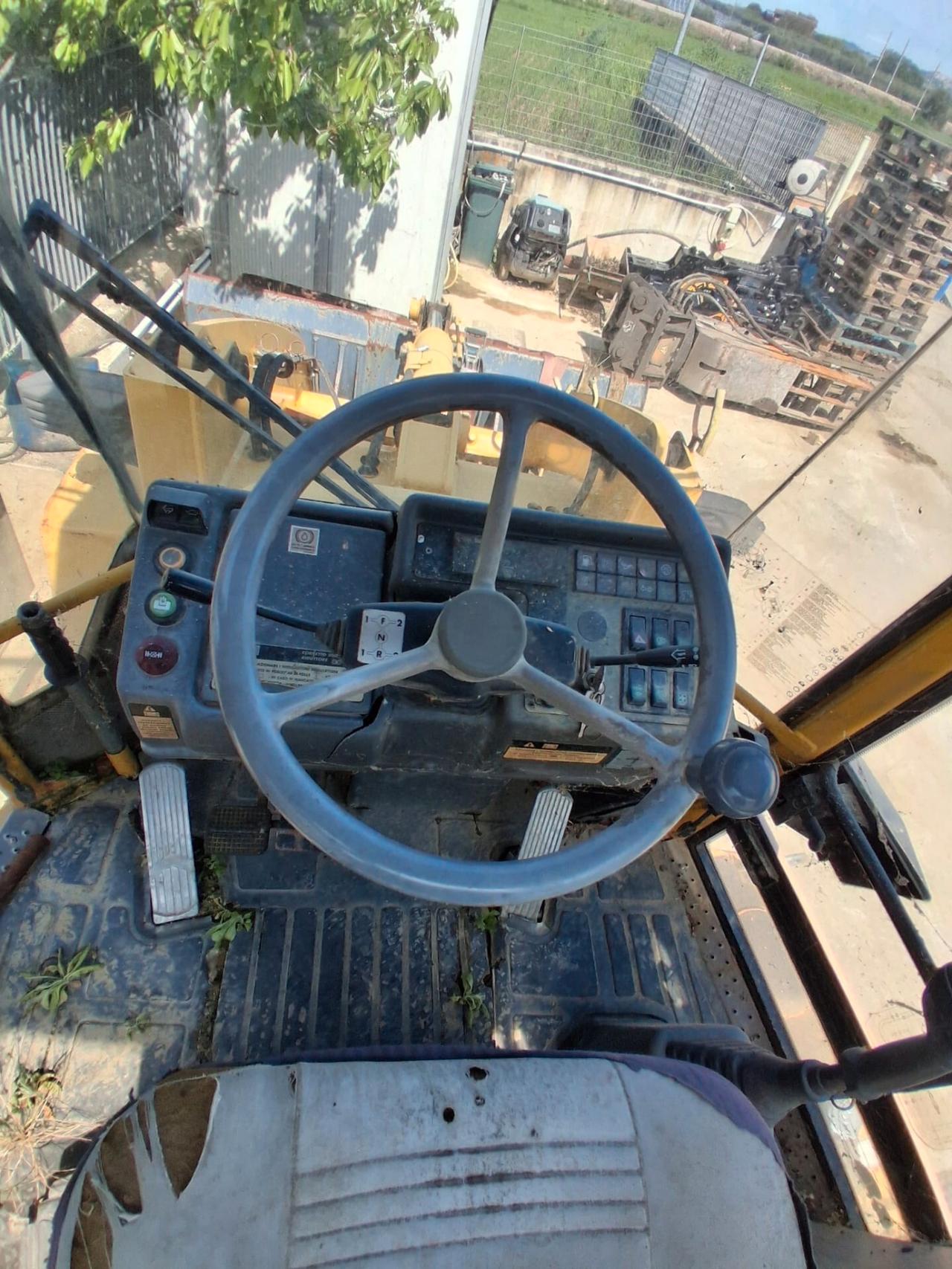 Komatsu WB98A