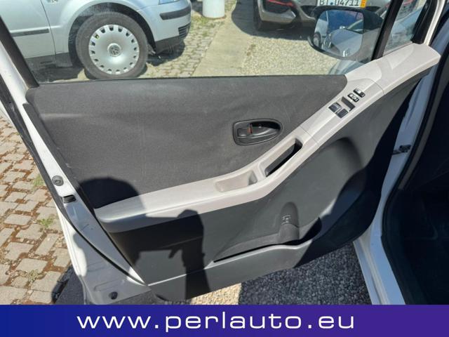 TOYOTA Yaris 1.4 D-4D DPF 5 porte Sol