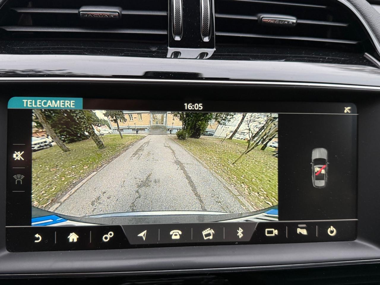 Jaguar F-Pace 2.0 D 180 CV AWD aut. R-Sport