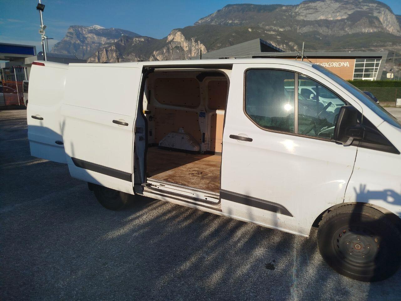 Ford transit custom 2000 tdi 131 cv gancio traino