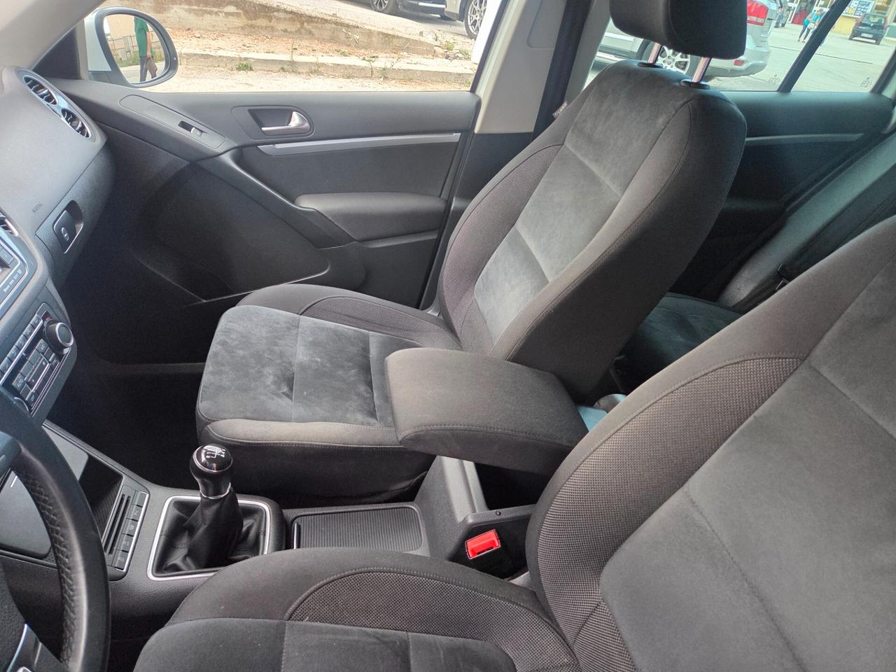 VW TIGUAN 2.0 TDI ANNO 2015 NAVI PARK ASSIST KMCERTIF