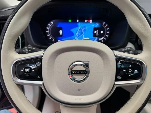 VOLVO XC60 B4 (d) AWD auto Ultimate Dark Gancio Originale