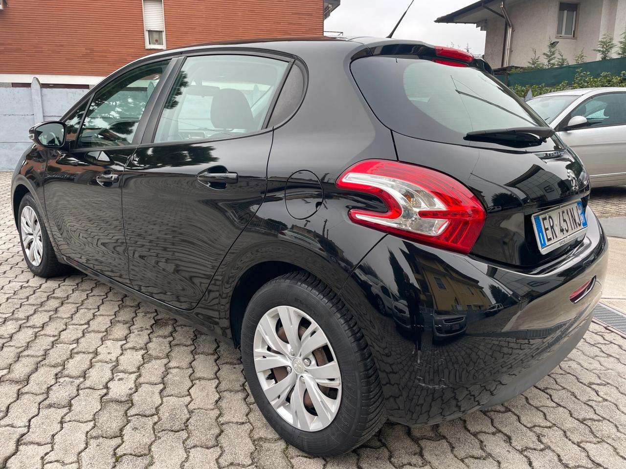 Peugeot 208 1.2 VTi 82 CV 5 porte Active IDONEA NEOPATENTATI