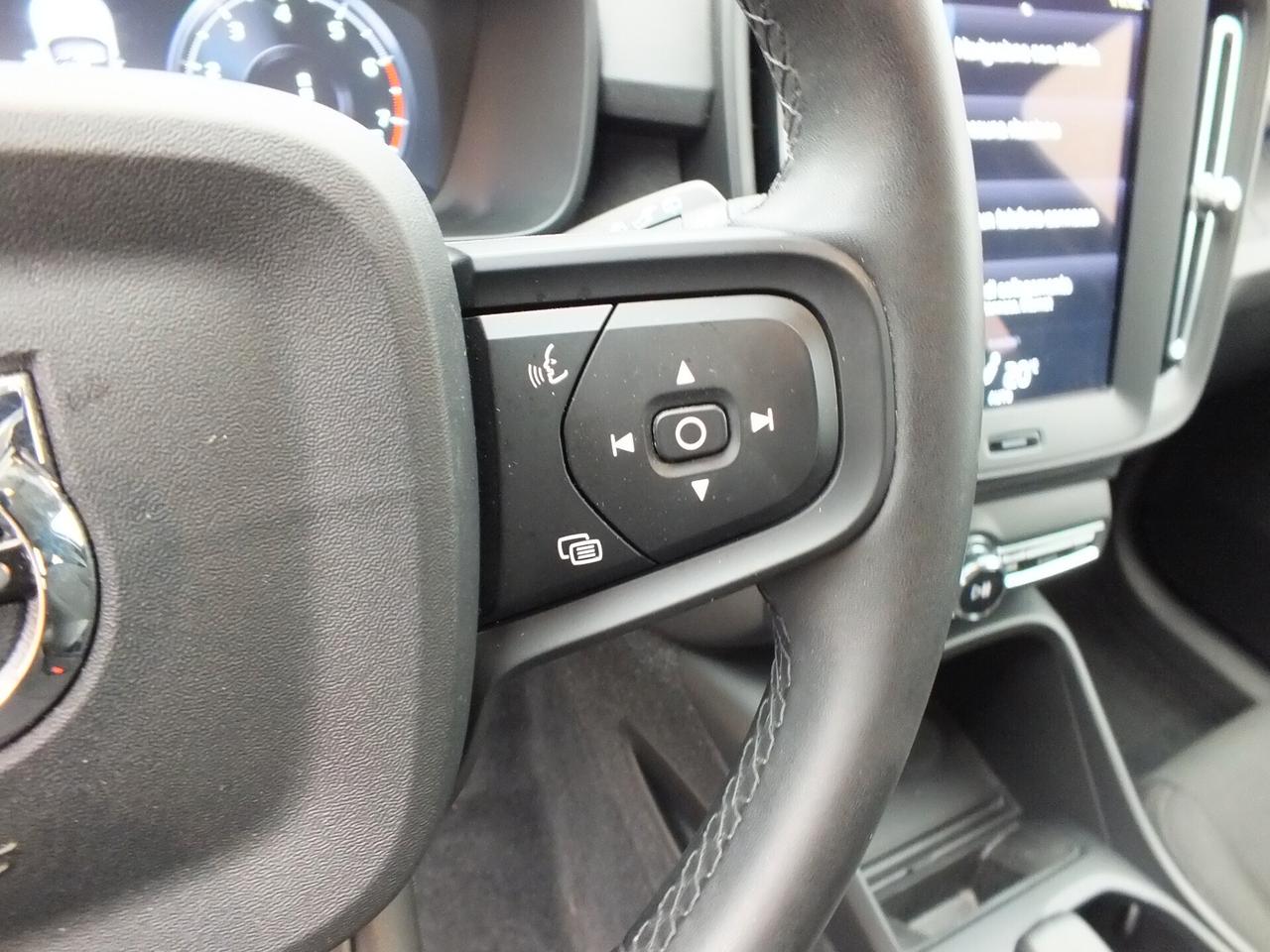 VOLVO XC40 B3 AUTOM.AUTOCARRO N1
