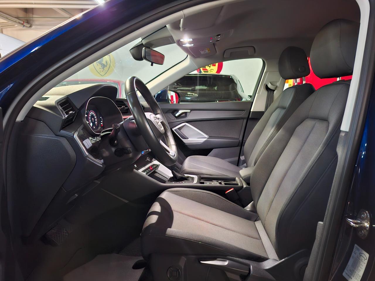 Audi Q3 35 TDI S tronic Business Advanced AUT. 46000 KM!!!